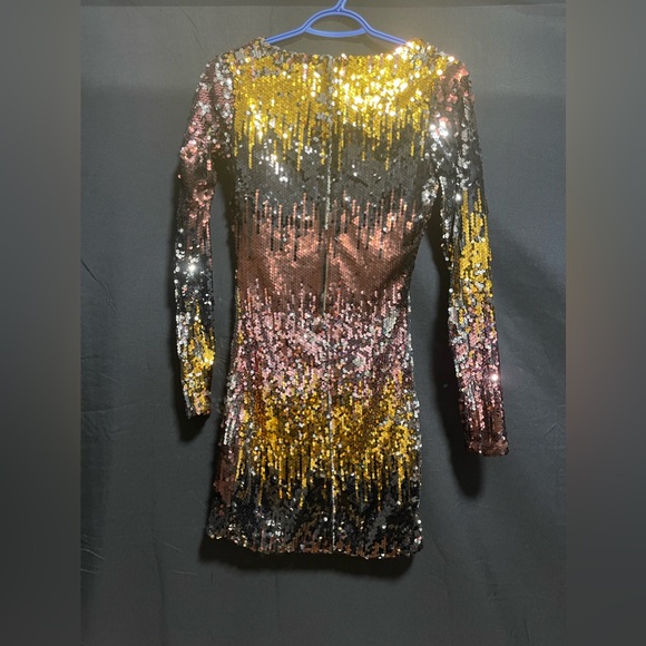 Sequined long sleeved mini dress - Picture 3 of 5